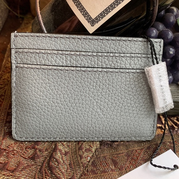Authentic MARC JACOBS Leather slim card case - Picture 3 of 6
